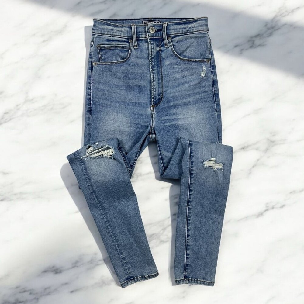 Abercrombie & Fitch Ultra High Rise Super Skinny Jeans Size 0/25 Distressed